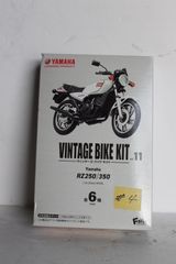 ヴィンテージバイクキット　Vol.11　＃４　ヤマハ　RZ250/350