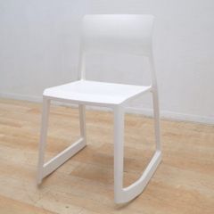 vitra. ヴィトラ Tip Ton ティプトン スタッキングチェア ミーティングチェア ホワイト デザイナーズ カフェ EG17347 中古オフィス家具