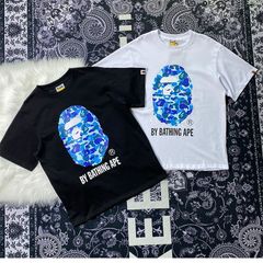 【A BATHING APE 】 2色選択可能  アベイシングエイプ 大人気 迷彩Ｔシャツ  男女兼用 カジュアル ストリート プリント 春夏 おしゃれ 半袖 黒白 ブラック ホワイト ZXC153