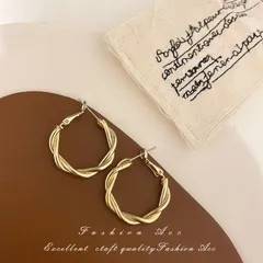 フープピアス　K18　ゴールド　おしゃれ結婚式パーティツイスト　18金仕上げ