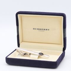 BURBERRY シルバー ネクタイピン ケース付き - メルカリ BURBERRY シルバー ネクタイピン ケース付き - メルカリ