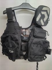 ダイワ　ＤＦ－６２０６　ジェットブラック　ゲームベスト　サーフ　ウェーディング　ライフジャケット　救命具（０８）