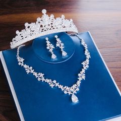 ピアス ティアラ ネックレス 結婚式 ウェディング