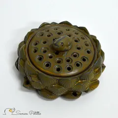 蓮の上の蛙 香炉 高さ6cm Y19032 カエル かえる ハス 置物 縁起物 インテリア オブジェ 無事帰る 福が返る 若返る お金が返る 癒し お香立て