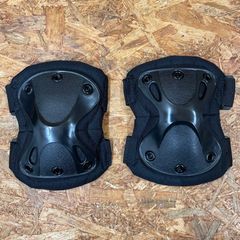 BLACKHAWK! ニーパッド ブラック 専用袋付き - メルカリ