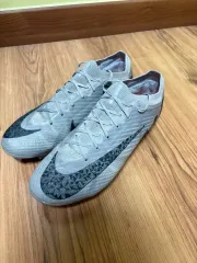 Used Nike ナイキ マーキュリアルヴェイパー 15 AGシルバー NIKE ナイキ ズーム マーキュリアル ヴェイパー 15 エリート XXV