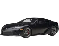 Lexus LFA 1/18 ダイキャストモデル 認証書付き　未開封 AUTOart 1/18 レクサス LFA （ホワイテスト・ホワイト／ブラック