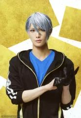 【中古】生写真(男性) 水江建太(山姥切長義)/上半身・キャラクターショット/「ミュージカル『刀剣乱舞』 祝玖寿 乱舞音曲祭」ブロマイド 刀剣男士(戦闘ver.+内番ver.) 内番ver.