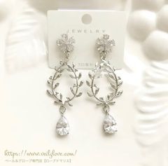 ジルコニアフラワーのボタニカルデザインピアス