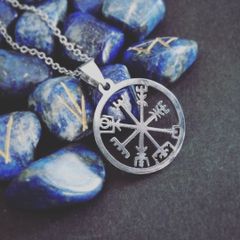 vegvisir 羅針盤 ペンダント　ルーン・ガルドゥル　小さめ Amulet Pendant アミュレット　お守り 　ステンレス　北欧　アイスランド魔術　ルーン文字　魔法