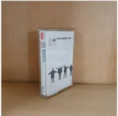 カセットテープ カセット THE BEATLES ー HELP