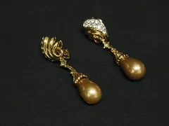 ■美品■ NINA RICCI ニナリッチ ラインストーン パール クリップ式 イヤリング アクセサリー レディース ゴールド系 DK4315