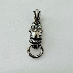ペンダントトップ　シルバー925  ブルドッグ ドアノッカー　デザイン