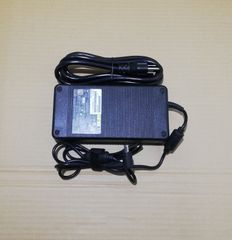 中古美品 富士通 FUJITSU AC ADAPTER FMV-AC328 19V~11.05A  コネクタ外径約7.4mm、内径約5.0mm 一部対応機種 NH90/DN   CELSIUS H910