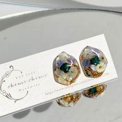 ふわっとかすみ草とパールのイヤリング