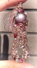 宝石質　レピドライト(14mm) 鳳凰巻き２号ペンダント