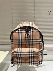 【今日特価】Burberry The Rucksack 2025 Spring Military Backpack / バーバリー ザ ラックサック 2025 年春 ミリタリーバックパック-WTO輸入