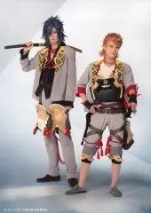 【中古】生写真(男性) 雷太(大典太光世)・中尾暢樹(ソハヤノツルキ)/戦闘ver.・2Lサイズ・キャラクターショット・「ミュージカル『刀剣乱舞』 -東京心覚-」/CD「刀剣男士 formation of 心覚『問わず語り/焔』」大典太光世・ソハヤノツルキメイ