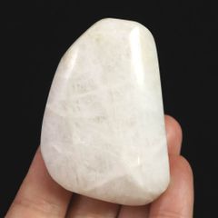 表示価格より20%OFF】糸魚川翡翠 海中 白翡翠 原石 165.7g - メルカリ