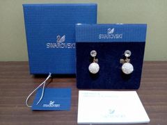 くろろ様専用ページ スワロフスキー イヤリング アクセサリー パヴェ 