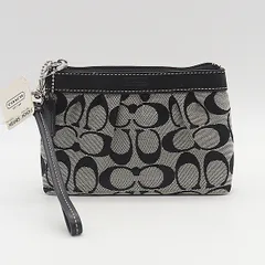 美品 コーチ シグネチャー柄 シルバー金具 ポーチ ブラック チャーム付き 2000000 NSK INH