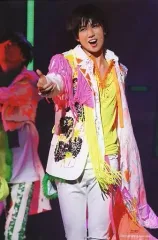 【中古】生写真(ジャニーズ) Snow Man/阿部亮平/ライブフォト・膝上・衣装白・ピンク・黄色・オレンジ・右手差し出し・2Lサイズ/「滝沢歌舞伎ZERO」ステージフォト第3弾