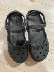 美品✨クロックス　シャイナ　メリージェーン　W9　サンダル　ベージュ 新品タグ付き】Crocs クロックス シャイナ 廃盤 メリージェーン