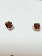 小ぶり　18金　刻印入り　ガーネット　ピアス　日本製　K18ポスト　天然石　つけっぱなし