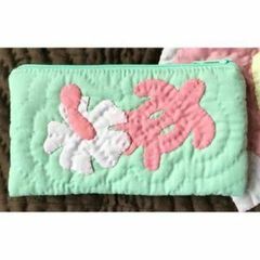 ＜正規品＞カードポーチ♡ホヌ/ハイビスカス♡セルドングリーン♡ハワイアンキルト
