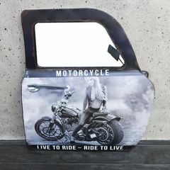 アメリカン雑貨 アメリカンレトロ ドア型プレート 看板 鏡付き ブリキ 置き型 壁掛け ピンナップガール セクシー オートバイ モーターサイクル BZ-152