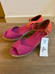 【新品未使用】TOMS トムス サンダル ウェッジ 厚底 レディース PLATFORM WEDGES PINK MIX ピンク 夏のサムネイル