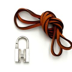【極美品】Hermes　エルメス　カデナ　トゥアレグ　南京錠　ネックレス　紐　鍵　H　チャーム