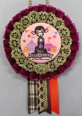 【中古】アクセサリー(非金属) こひつじのダニー(ゴールド×パープル/サーカスのテント) ロゼット 「”DEAR DANNY” -The Little Black Lamb-」 東京ディズニーランド限定