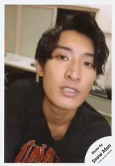 【中古】生写真(ジャニーズ) Snow Man/向井康二/バストアップ・衣装黒・歯見せ・顎上げ・カメラ目線/「ジャニーズJr.8・8祭り～東京ドームから始まる～」セルフィー/公式生写真