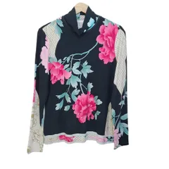 【極美品】レオナールクールネックカットソー花柄　コットン100％　M ネイビー 店舗人気】フラワー柄クルーネックカットソー|レリアン プラス