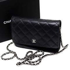 シャネル　マトラッセ　チェーンウォレット　ショルダーバッグ　ブラック　キャビアスキン　シルバー金具　A33814