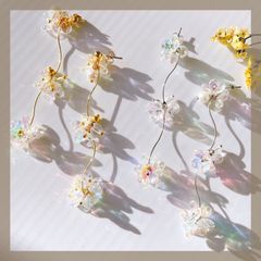 【304ステンレス 24KGP】ハンドメイドピアス クリアオーロラ小花 フラワー お花 華奢 ゴールド シルバー キラキラ ロング アレルギー対応【イヤリング変更可能】