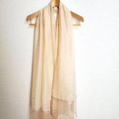 薄手 ストール 結婚式 お呼ばれ アイボリー 生成り色 ショール 春 夏 秋 二次会 結婚式アイテム 保護者会 謝恩会 ワンピースやドレスと合わせて使える！ ゴールドビーズ シースルー シルク＆ウール ラメ パーティー 無地 シアー 高級感 可愛い 透け感