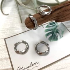 【 両耳 】【 ハワイアンジュエリー 】 ツイスト フープ ワンタッチ ピアス ( シルバー ) 17mm サージカルステンレス SUS 316L / ニッケルフリー 金属アレルギー対応 / つけっぱなし 錆びない / 送料無料 / プレゼント ひねり