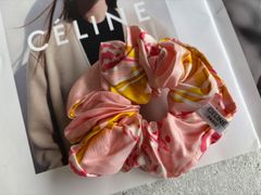 CELINE シュシュ ピンク系