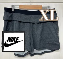 ナイキ　レディース　ショートパンツ（グレー）