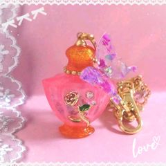 ☆蝶々と小瓶のバッグチャーム☆　キーホルダー