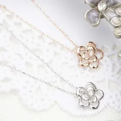 ネックレス レディース 天然ダイヤモンドが輝く フラワーモチーフペンダント 宝石鑑別書カード付き 送料無料 10Kホワイトゴールド 10Kピンクゴールド お花 プレゼント 秋冬 大人気