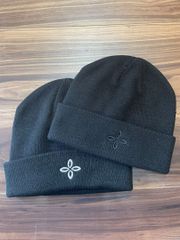 【ニット帽四つ葉White Black】