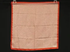 ■極美品■ COACH コーチ ミニシグネチャー シルク100％ ハンカチーフ ポケットチーフ レディース レッド系×ホワイト系 DE5344