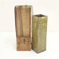 瀬戸焼 谷口祥八 灰釉梅文花瓶 27cm - メルカリ