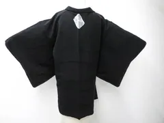 【一輝堂】リサイクル着物 羽織 黒羽織 一つ紋 地紋入り 正絹 羽織紐別売り 身丈約83.5cm 裄丈約66.5cm 25z08-4702