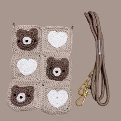 【a2◯編み物】グラニースクエア　くま×ハート　モチーフ　ポシェット　スマホポーチ