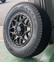 国産スタッドレス LEXXEL InFerno 200系ハイエース レジアスエース ヨコハマ アイスガードG075 215/65R16 LT 車検対応のサムネイル