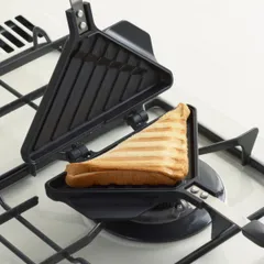ホットサンドメーカー ライト ガス火専用 直火式 1枚用 フッ素樹脂加工 三角形 （ ホットサンド用 フライパン プレスサンド 耳まで さくさく 調理器具 アウトドア キャンプ キッチン小物 便利グッズ 両面焼き キッチン用品 ）